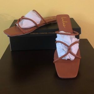 NWT & NIB - Lulus Flip Flop Sandals Flats